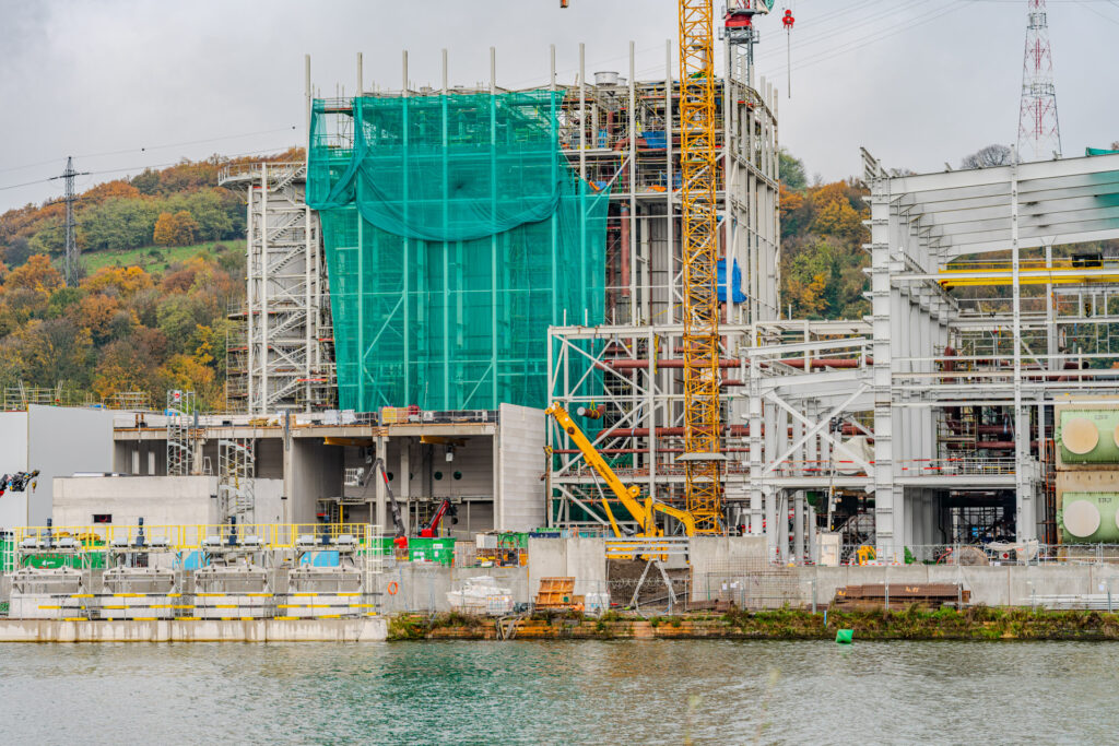 A photograph of the boilerhouse at the new awirs power station.