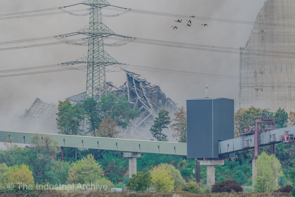 Boilerhouse B (Kesselhause B) at the Voerde Power Plant (Kraftwerk Voerde) after the explosion, the remnants can be seen on the ground.